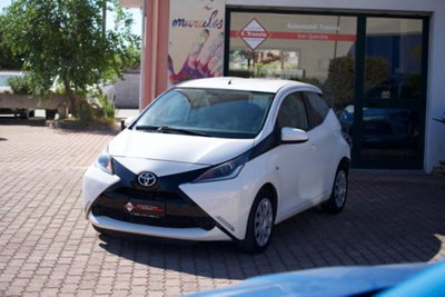 Toyota Aygo 1.0 VVT-i 69 CV 5 porte x-play usata