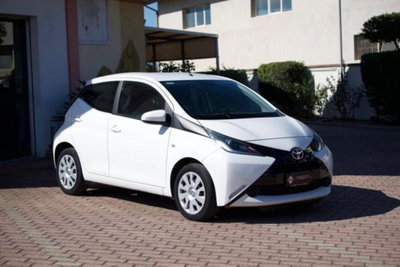 Toyota Aygo 1.0 VVT-i 69 CV 5 porte x-play (2)