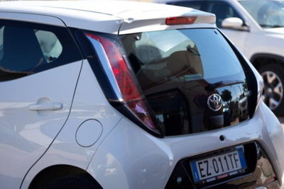 Toyota Aygo 1.0 VVT-i 69 CV 5 porte x-play (4)