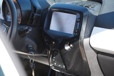Toyota Aygo 1.0 VVT-i 69 CV 5 porte x-play (8)