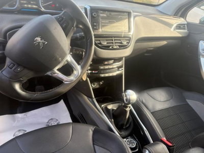 Peugeot 2008 e-HDi 115 CV Stop&Start Féline (10)