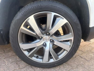 Peugeot 2008 e-HDi 115 CV Stop&Start Féline (11)