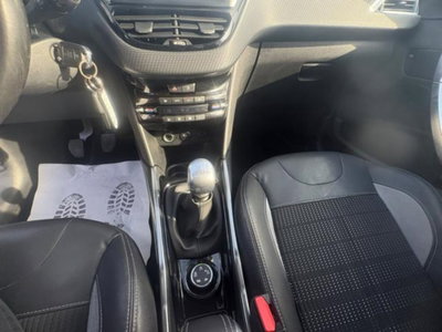 Peugeot 2008 e-HDi 115 CV Stop&Start Féline (12)