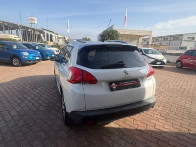 Peugeot 2008 e-HDi 115 CV Stop&Start Féline (3)