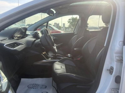 Peugeot 2008 e-HDi 115 CV Stop&Start Féline (6)