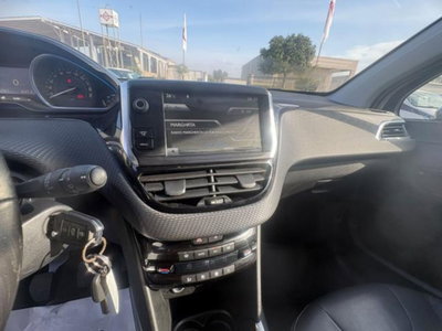 Peugeot 2008 e-HDi 115 CV Stop&Start Féline (8)