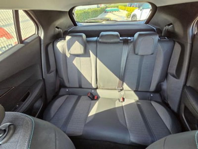 Peugeot 2008 BlueHDi 130 S&S EAT8 Allure Pack (10)