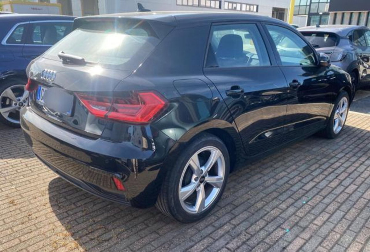 Audi A1 Sportback Sportback 25 1.0 tfsi Business (4)