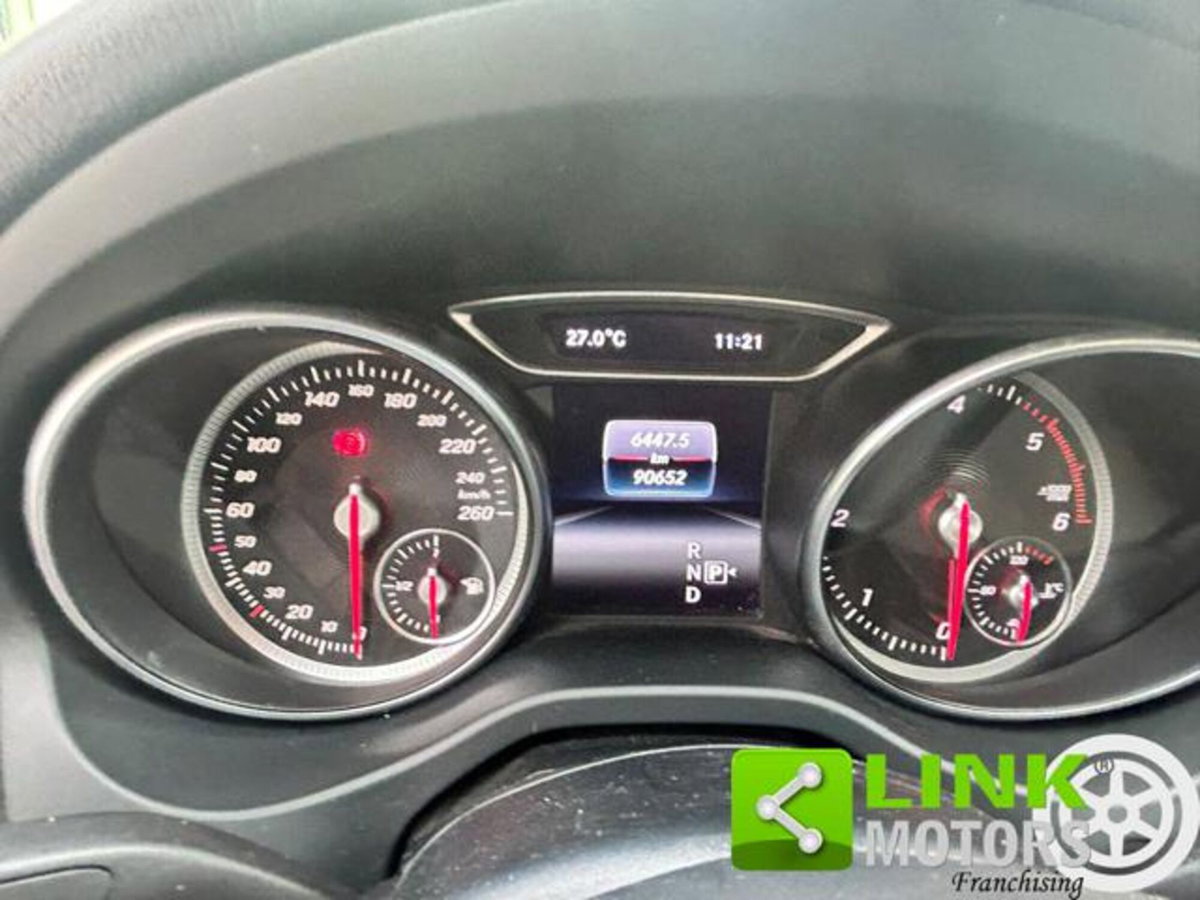 Mercedes-Benz GLA SUV 180 CDI Premium (10)