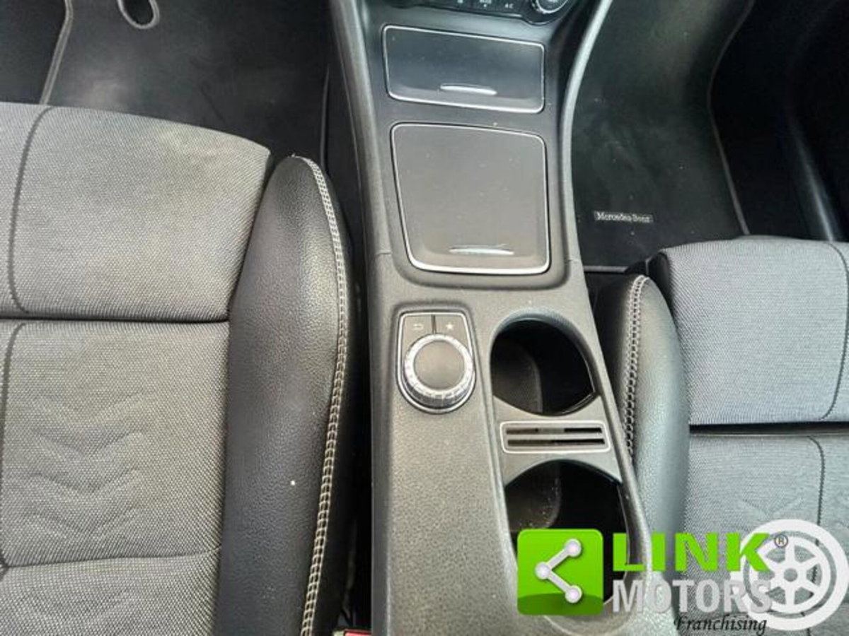 Mercedes-Benz GLA SUV 180 CDI Premium (12)