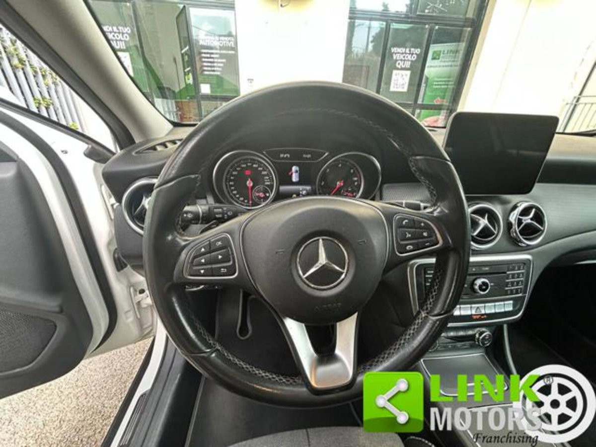 Mercedes-Benz GLA SUV 180 CDI Premium (14)