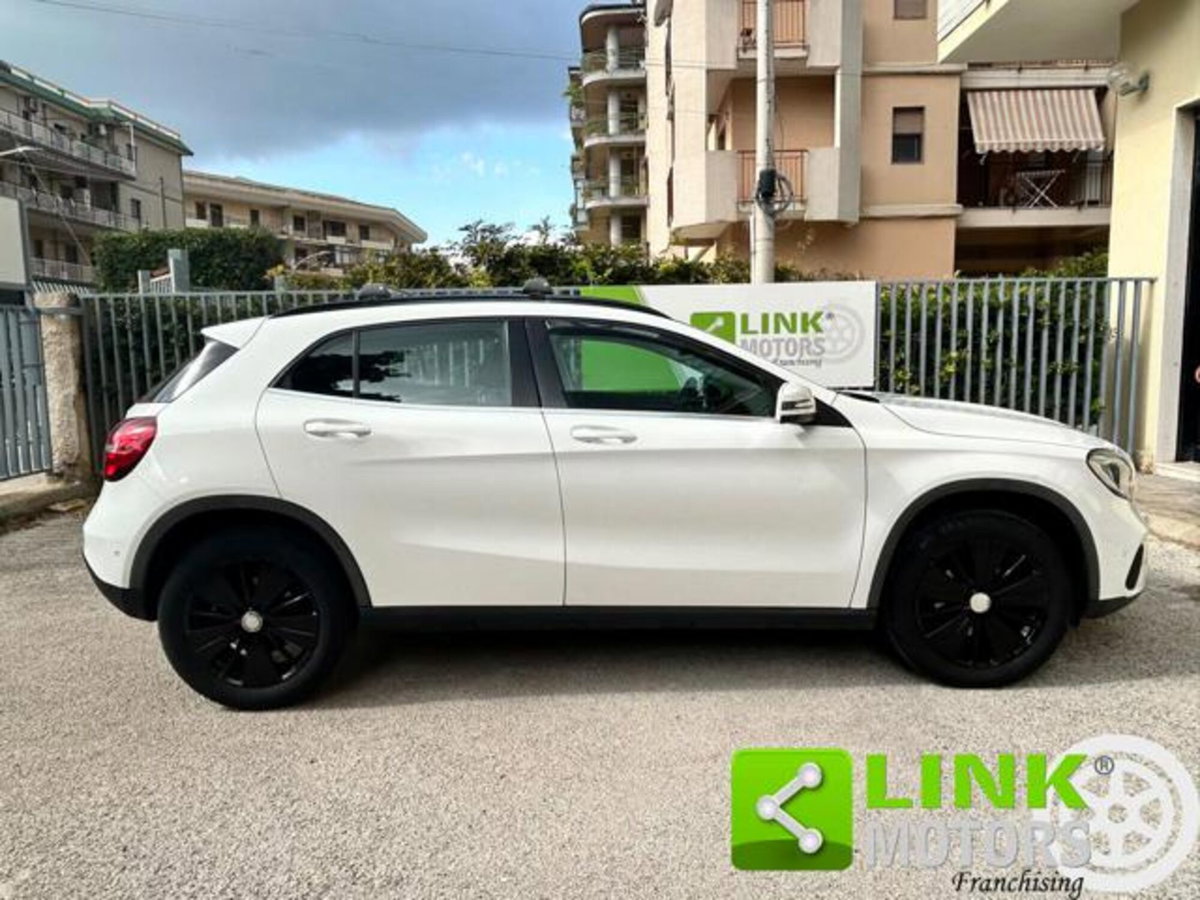 Mercedes-Benz GLA SUV 180 CDI Premium (15)