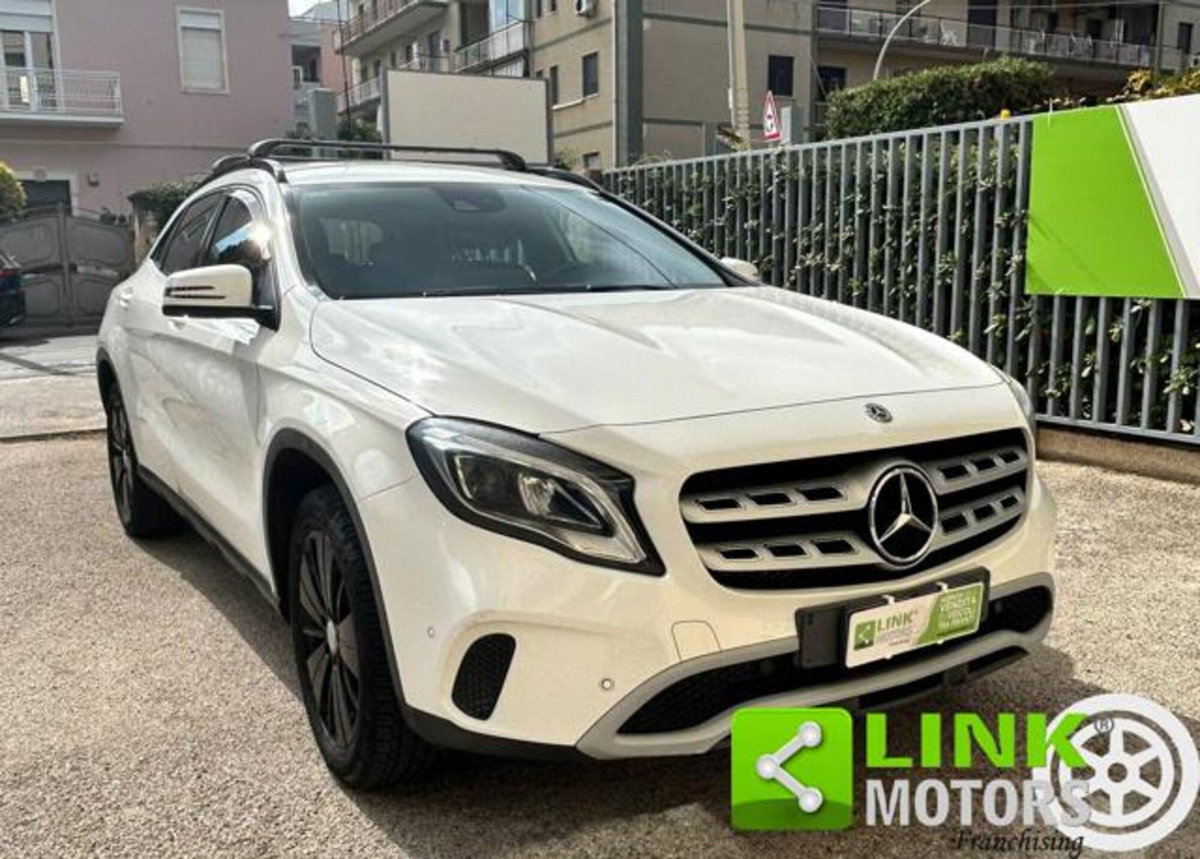 Mercedes-Benz GLA SUV 180 CDI Premium (5)