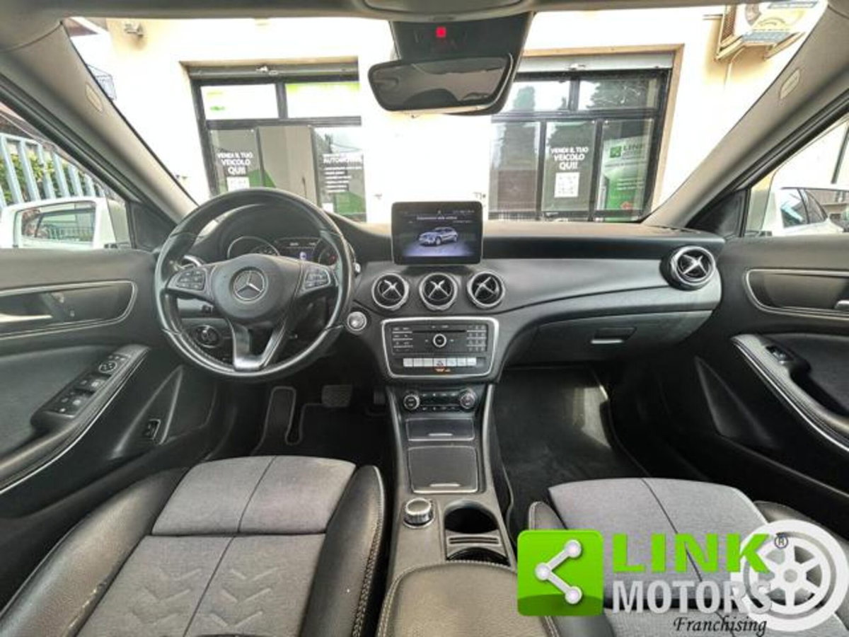 Mercedes-Benz GLA SUV 180 CDI Premium (6)