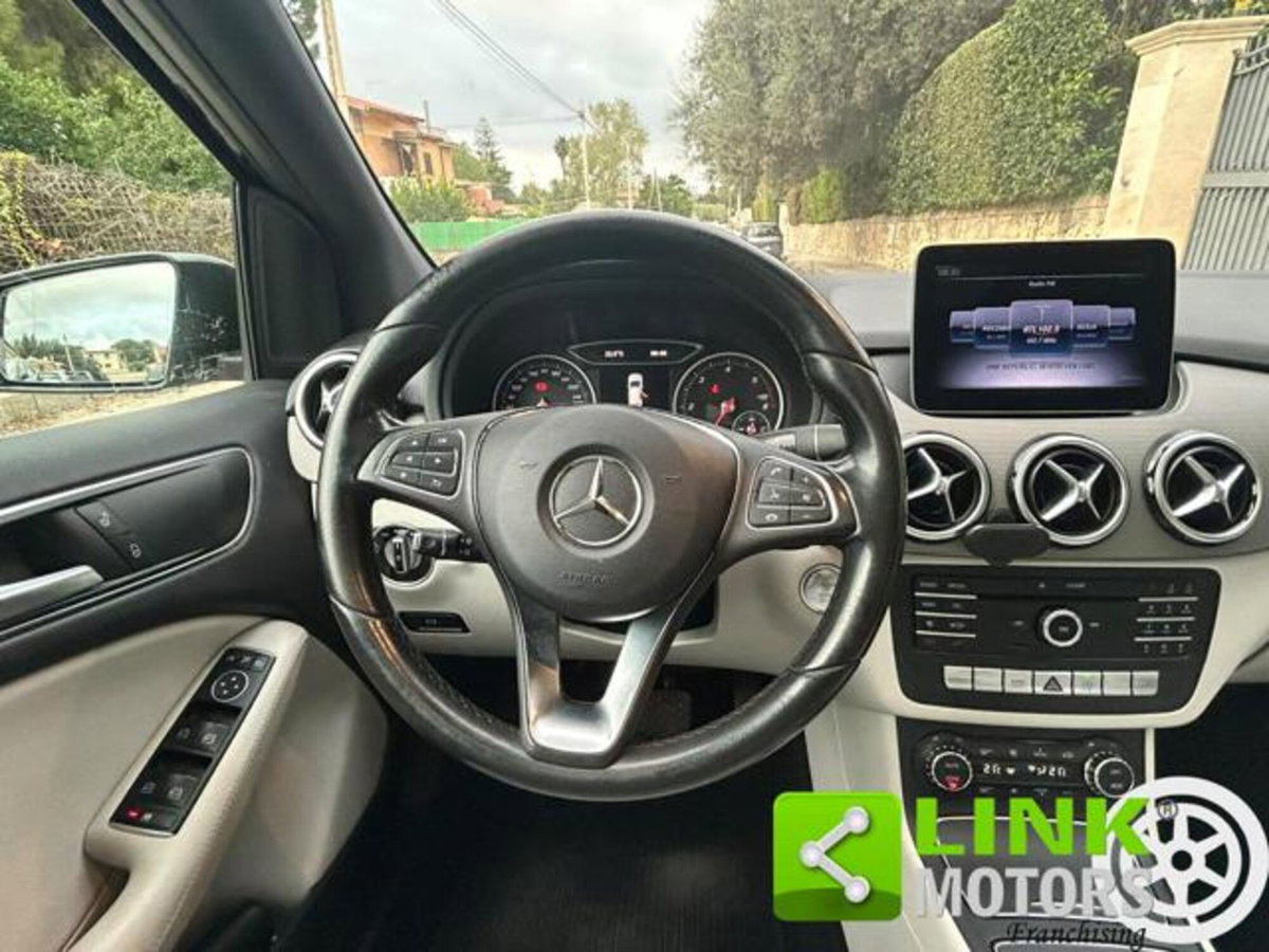 Mercedes-Benz Classe B 200 d Automatic 4Matic Premium (14)