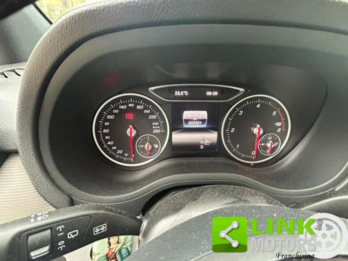 Mercedes-Benz Classe B 200 d Automatic 4Matic Premium (4)