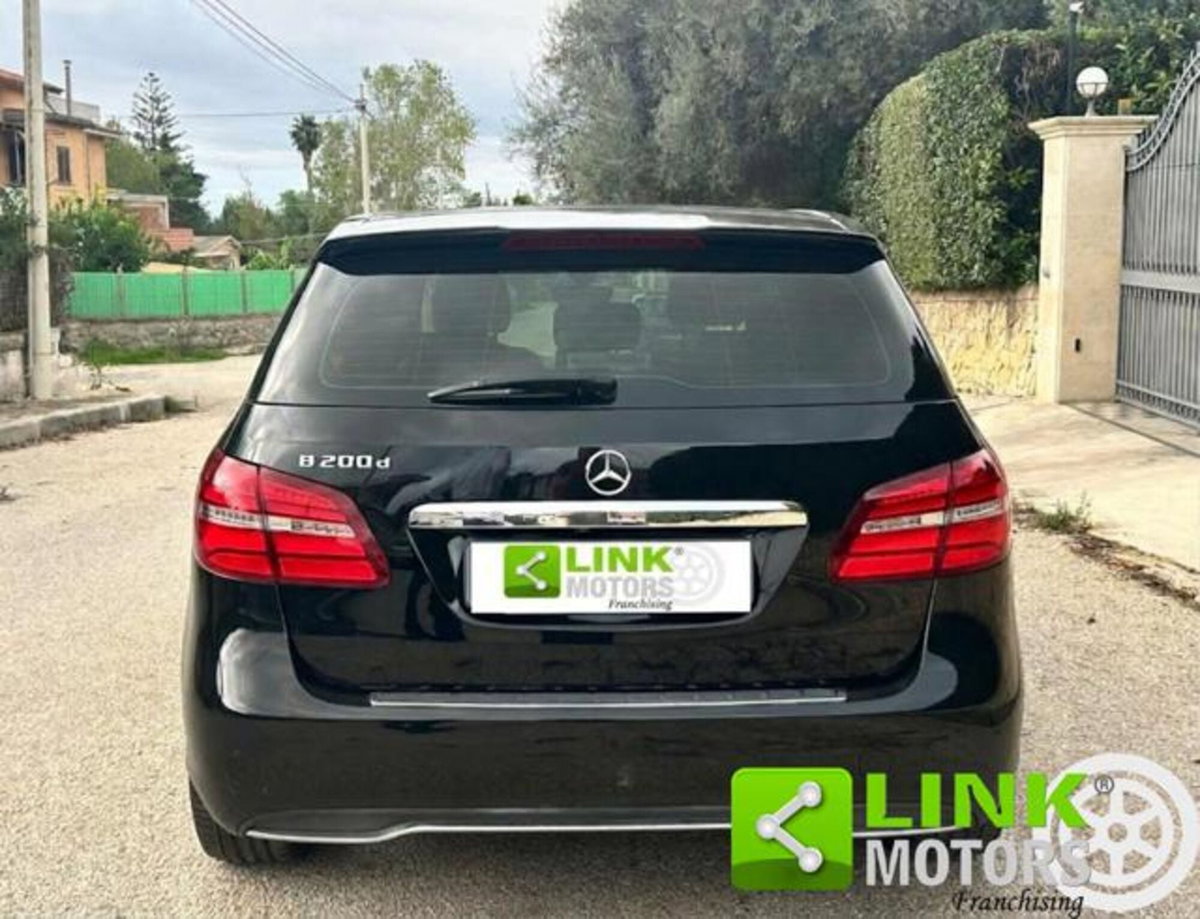Mercedes-Benz Classe B 200 d Automatic 4Matic Premium (9)