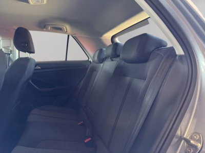 Volkswagen T-Roc 1.5 tsi Life dsg (13)