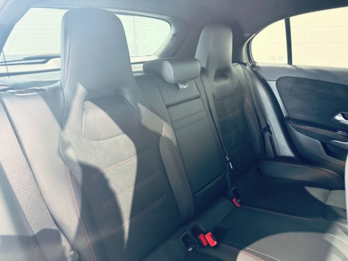 Mercedes-Benz Classe A 180 AMG Line Premium Plus auto (15)