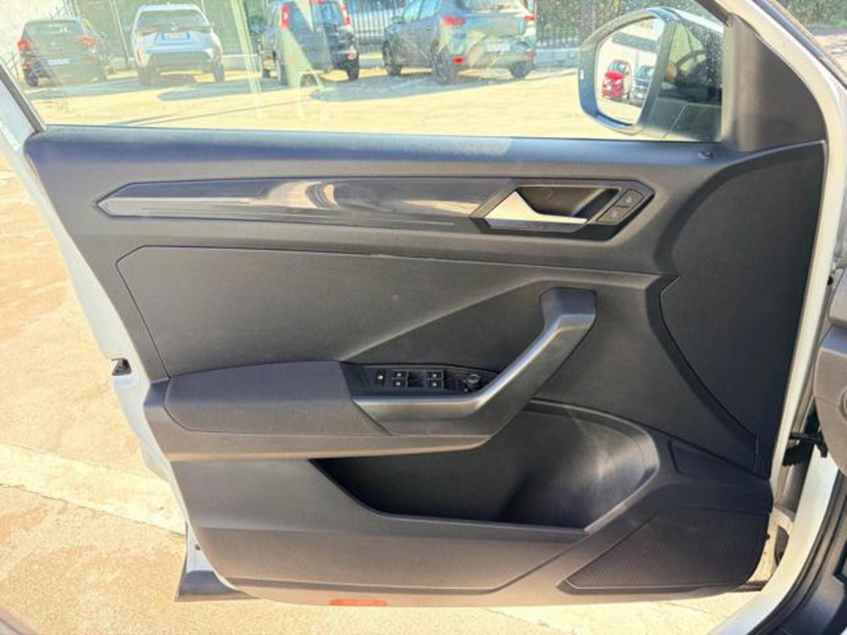 Volkswagen T-Roc 1.6 TDI SCR Style BlueMotion Technology (13)