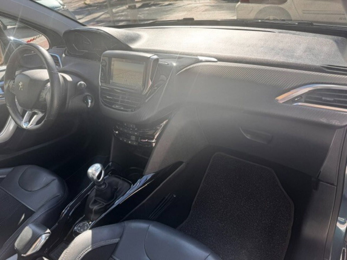 Peugeot 2008 120 S&S Crossway (10)