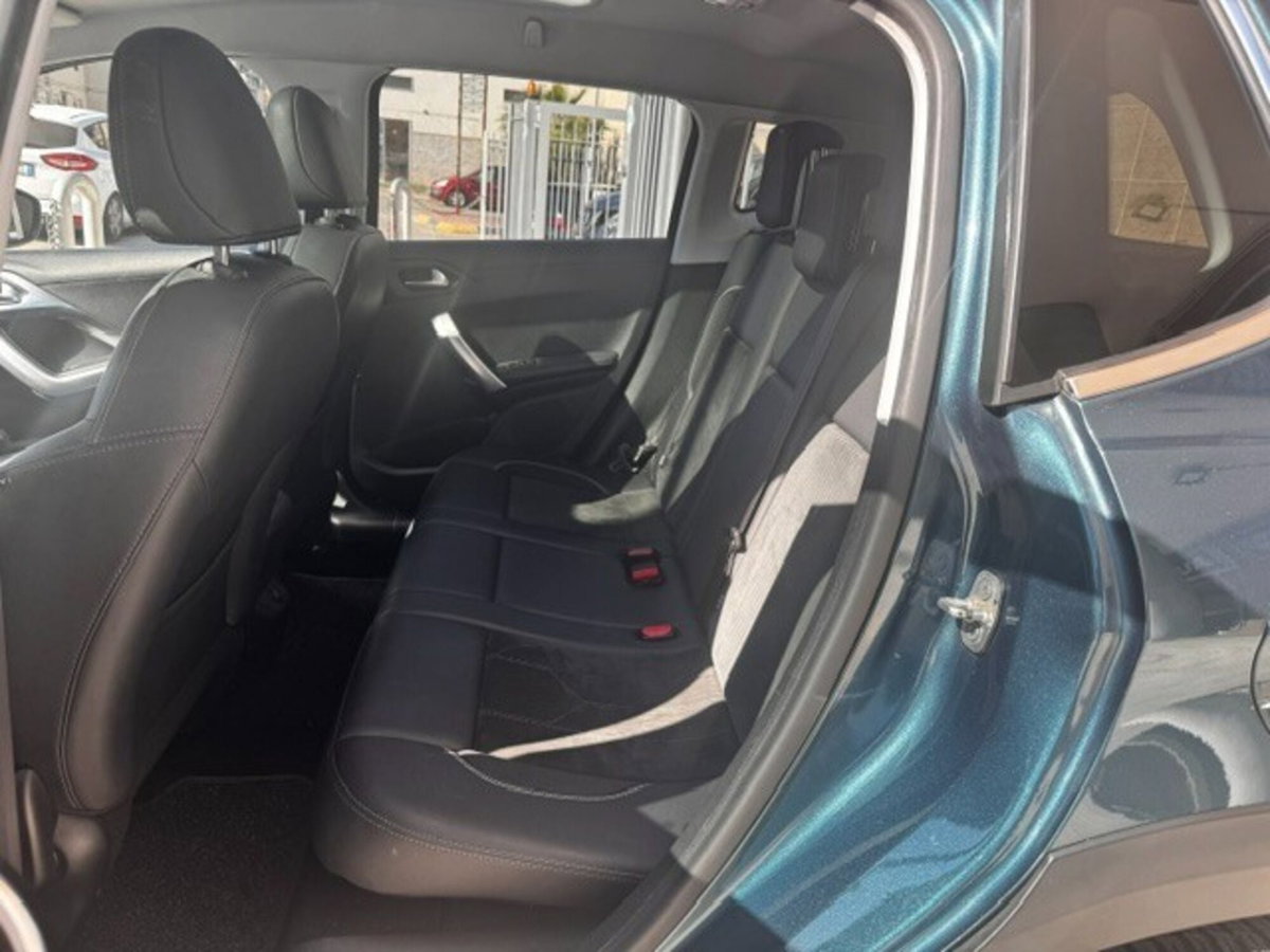 Peugeot 2008 120 S&S Crossway (13)