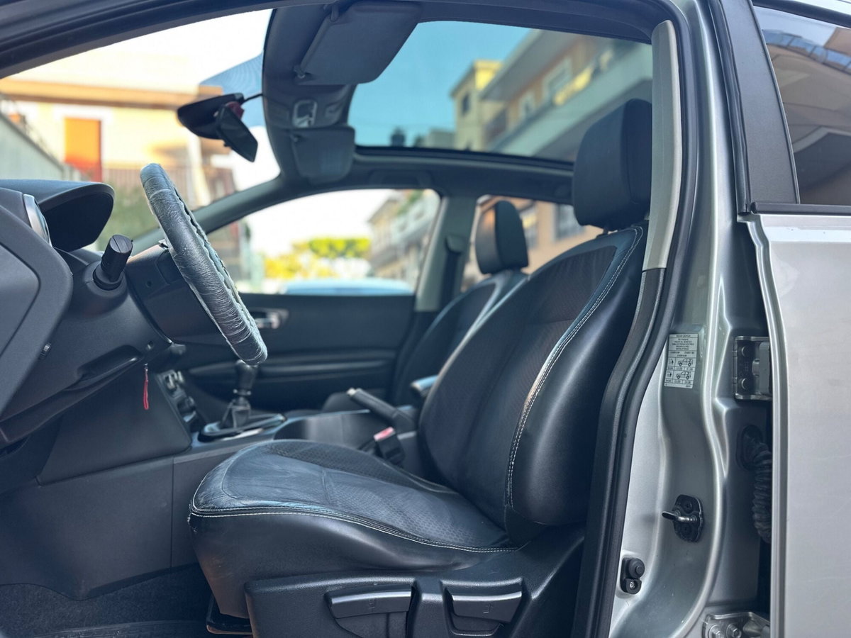 Nissan Qashqai 1.6 dCi DPF Tekna (15)