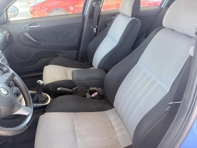 Alfa Romeo 147 1.6 16V TS (105) 5 porte Black Line (12)