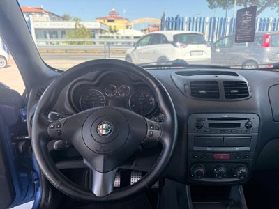 Alfa Romeo 147 1.6 16V TS (105) 5 porte Black Line (13)