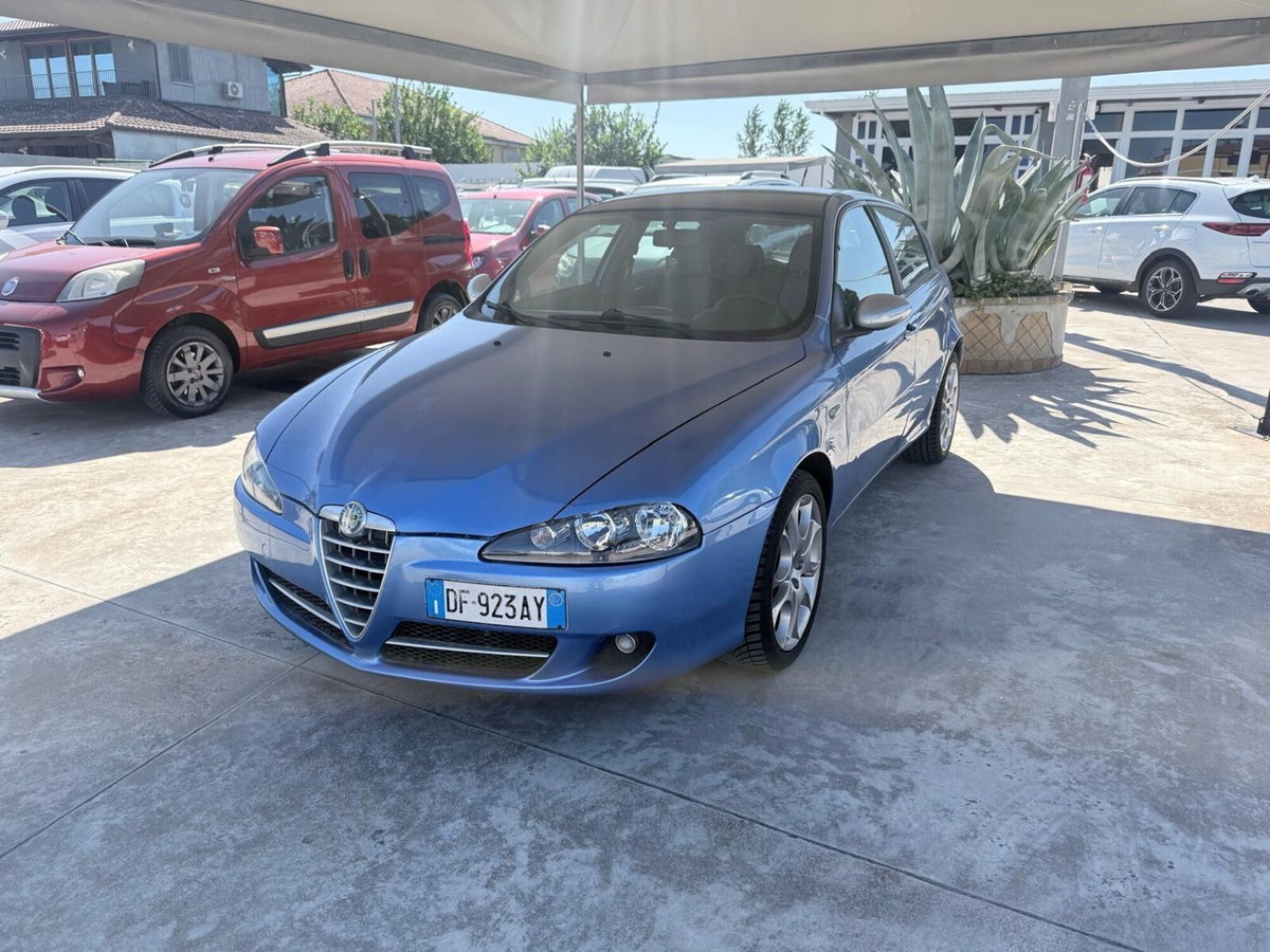 Alfa Romeo 147 1.6 16V TS (105) 5 porte Black Line (2)
