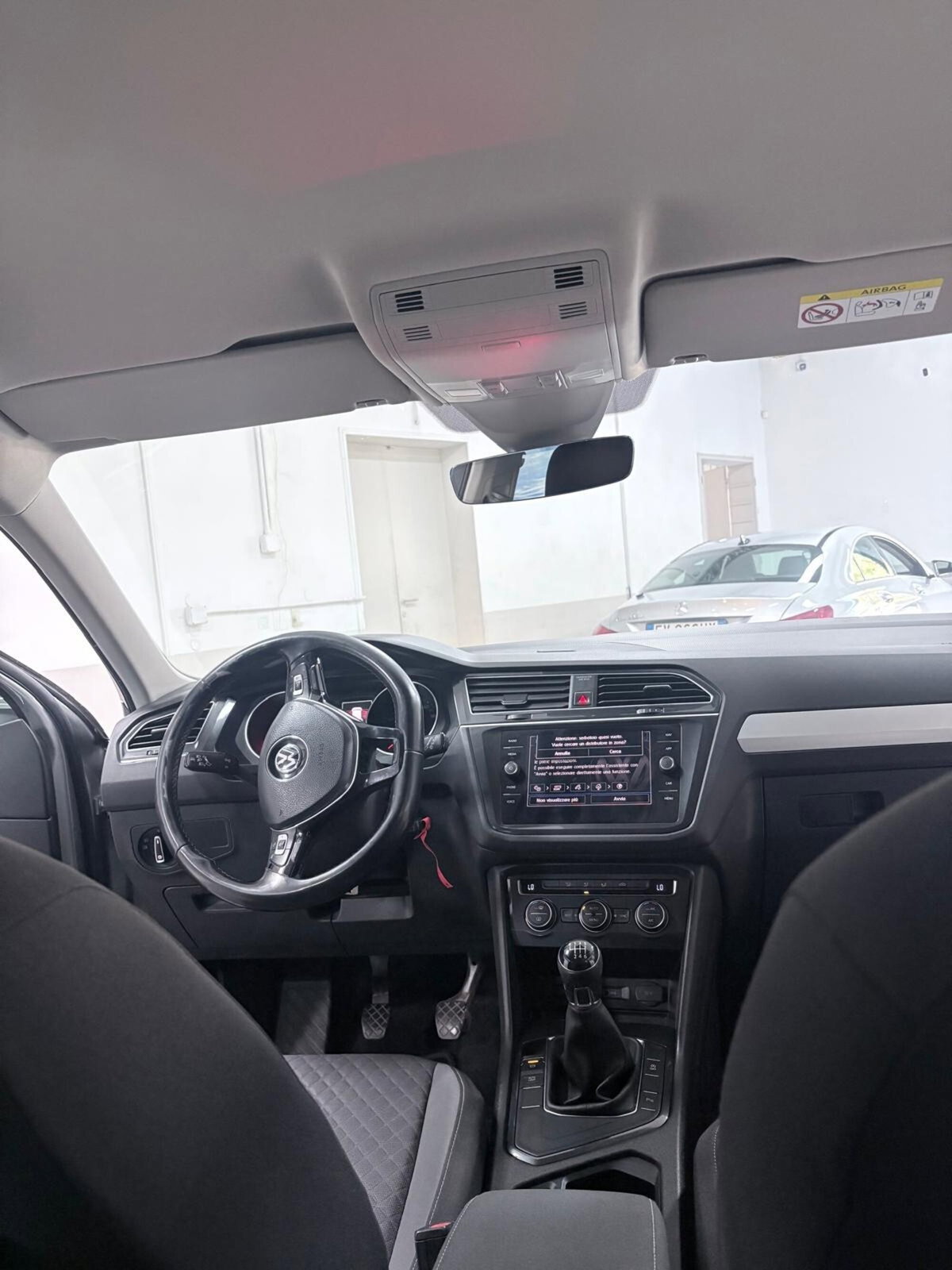Volkswagen Tiguan 1.6 TDI SCR Business BlueMotion Technology (9)