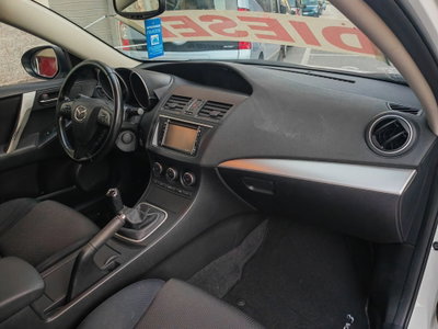 Mazda 323 Hatchback 1.8i turbo 16V cat 3 porte 4WD GT-R (9)
