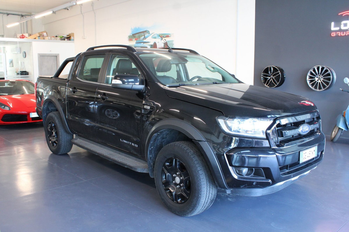 Ford Ranger Pick-up Ranger 3.2 TDCi aut. DC Limited Black Edition (3)