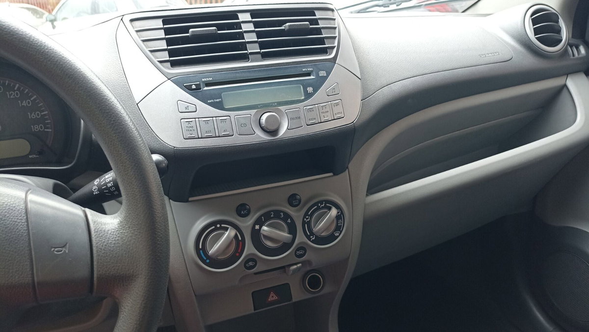 Nissan Pixo 1.0 5 porte Active (12)