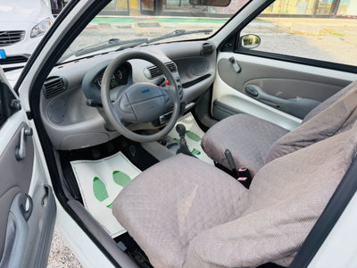 Fiat 600 1.1 Active (11)