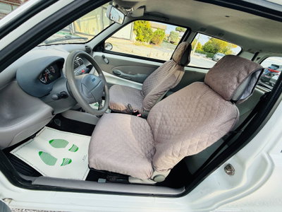 Fiat 600 1.1 Active (13)