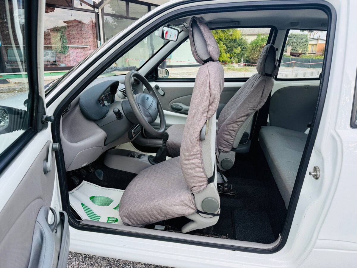 Fiat 600 1.1 Active (17)