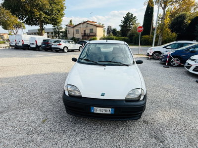 Fiat 600 1.1 Active (2)