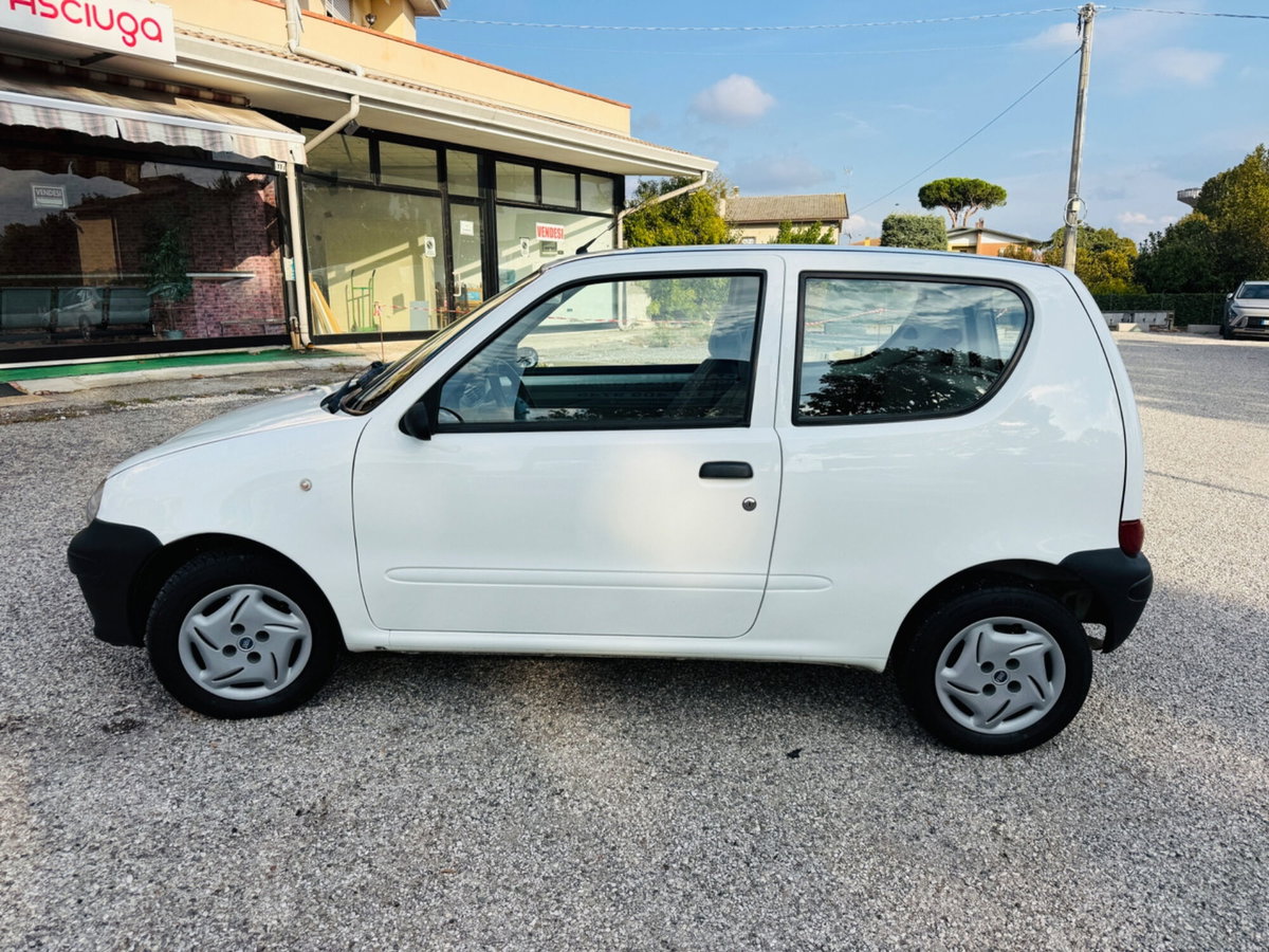 Fiat 600 1.1 Active (4)