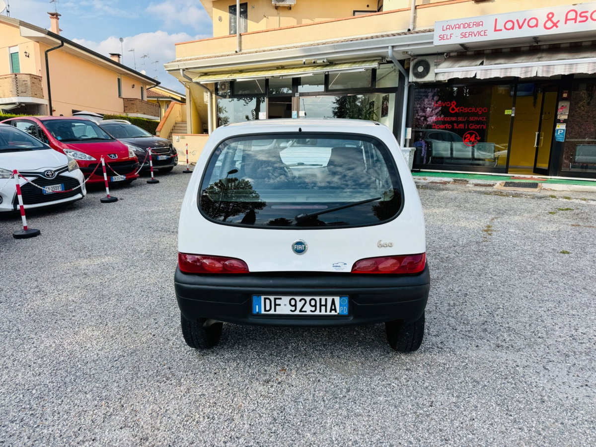 Fiat 600 1.1 Active (6)