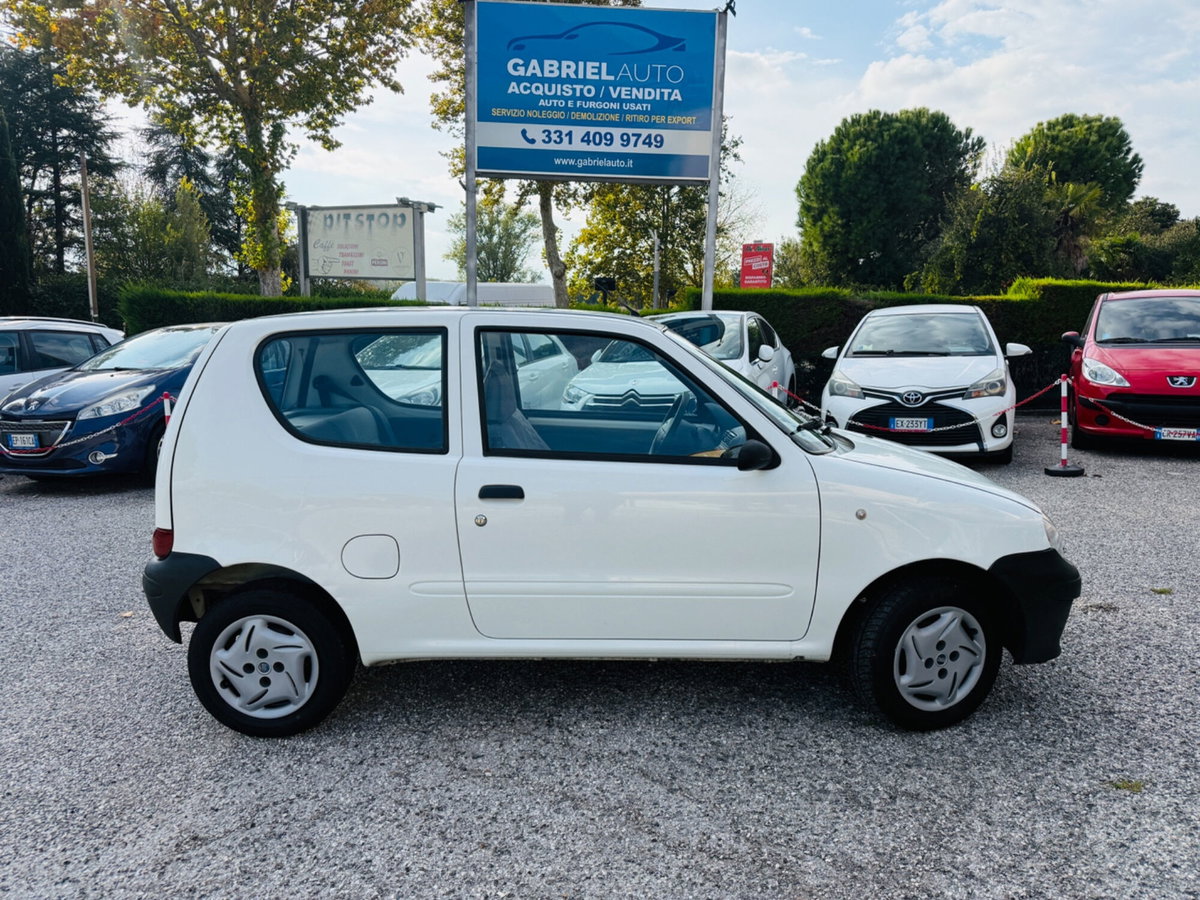 Fiat 600 1.1 Active (8)
