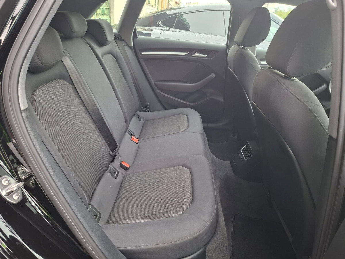 Audi A3 Sportback 35 TFSI COD Sport (19)
