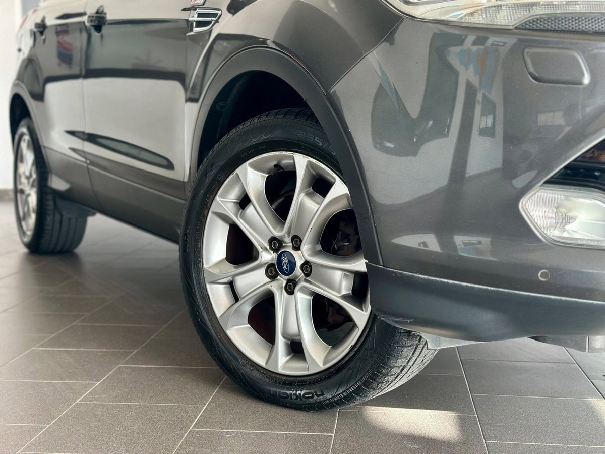 Ford Kuga 2.0 TDCI 150 CV S&S 4WD Titanium X (5)