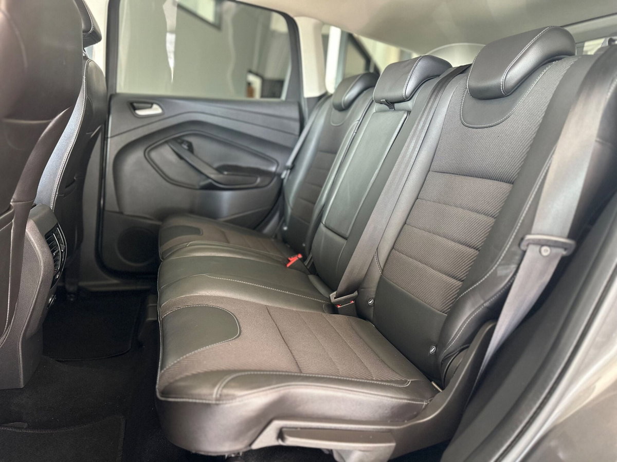 Ford Kuga 2.0 TDCI 150 CV S&S 4WD Titanium X (7)