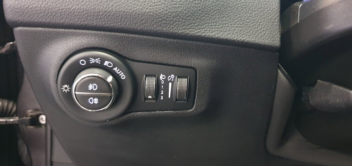 Jeep Compass 1.6 Multijet II 2WD Limited (8)