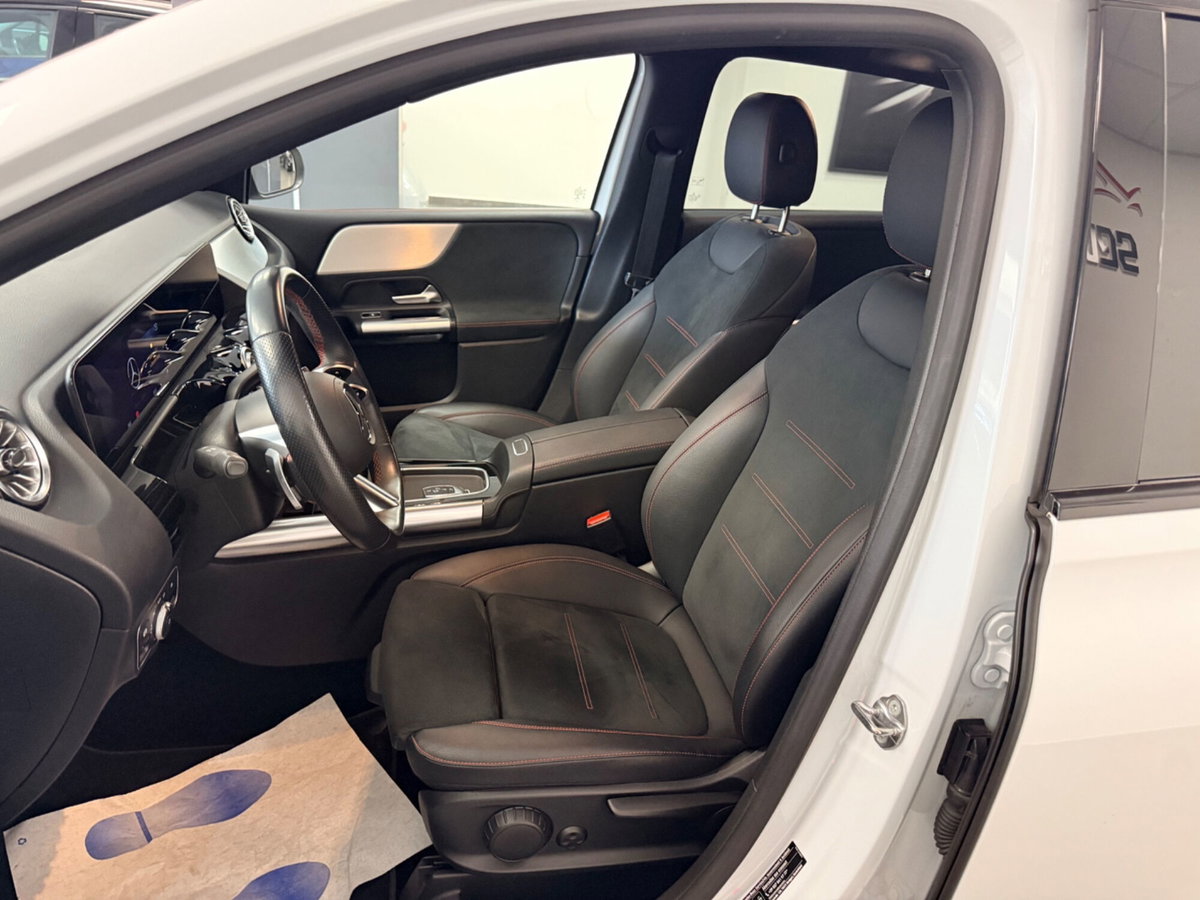 Mercedes-Benz Classe B 180 d AMG Line Premium Plus auto (6)