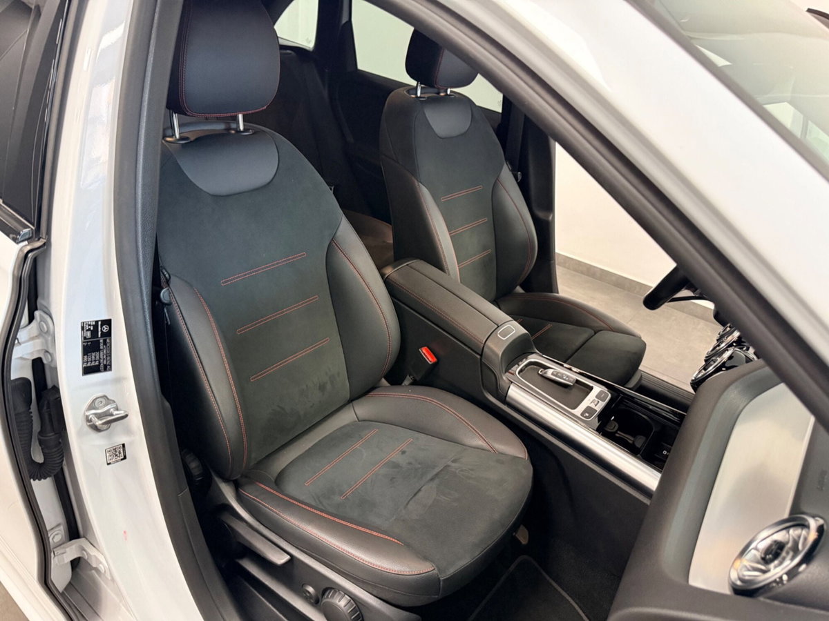 Mercedes-Benz Classe B 180 d AMG Line Premium Plus auto (8)