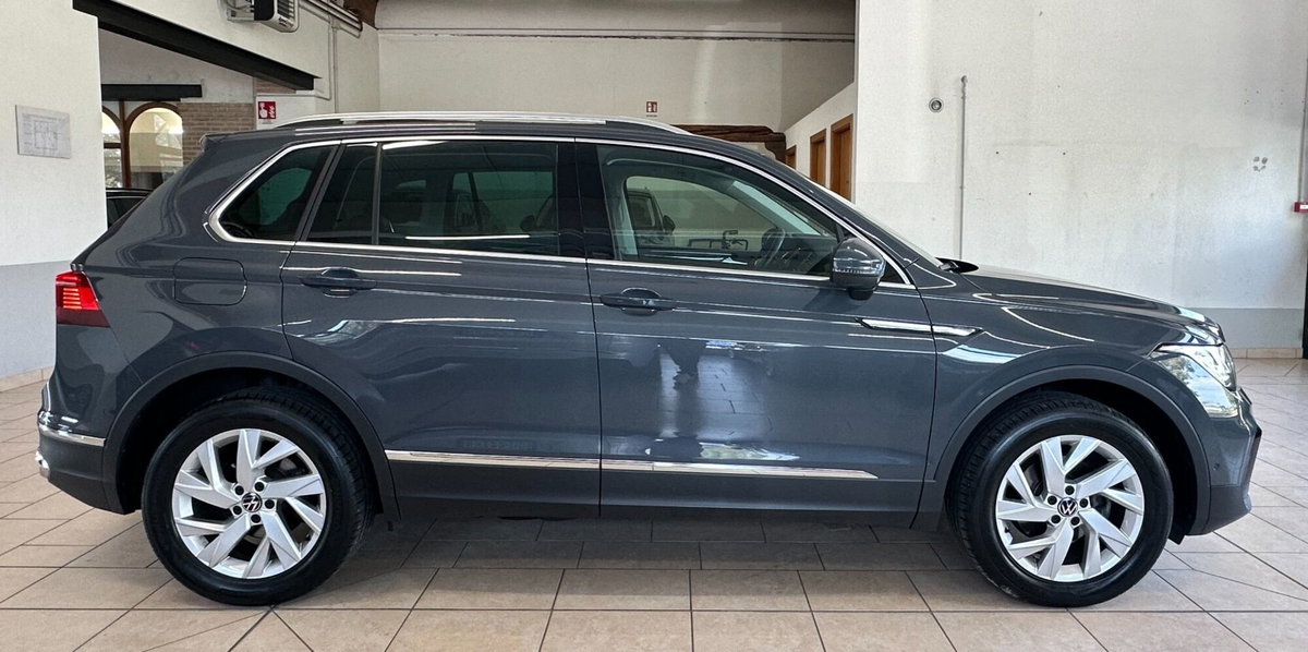 Volkswagen Tiguan Allspace 2.0 TDI SCR DSG 4MOTION Elegance (17)
