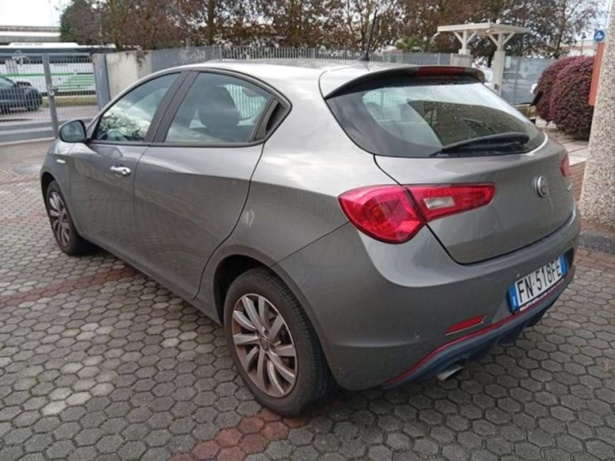 Alfa Romeo Giulietta 1.4 Turbo Giulietta 120cv (5)