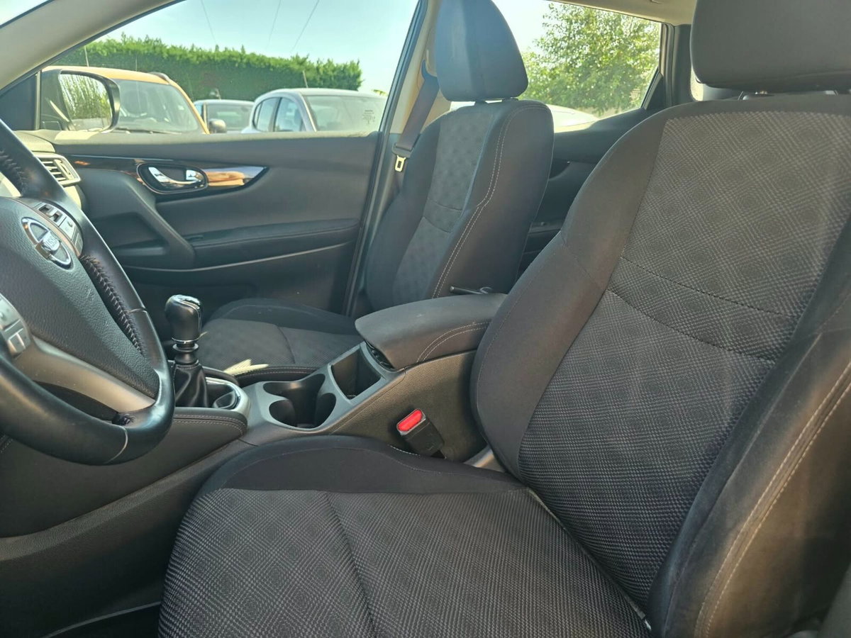 Nissan Qashqai 1.2 DIG-T Tekna (11)